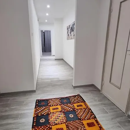 Apartment Intero Ampi Spazi Comodo Wtc Scassi Fiumara