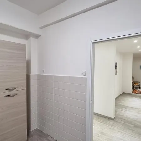 Intero Ampi Spazi Comodo Wtc Scassi Fiumara Apartment Genoa