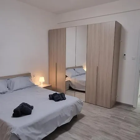 Apartment Intero Ampi Spazi Comodo Wtc Scassi Fiumara