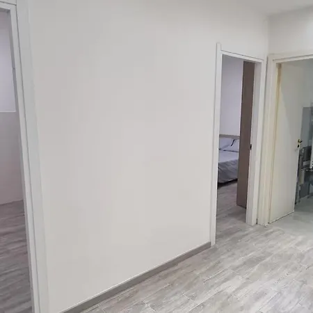 Apartament Intero Ampi Spazi Comodo Wtc Scassi Fiumara