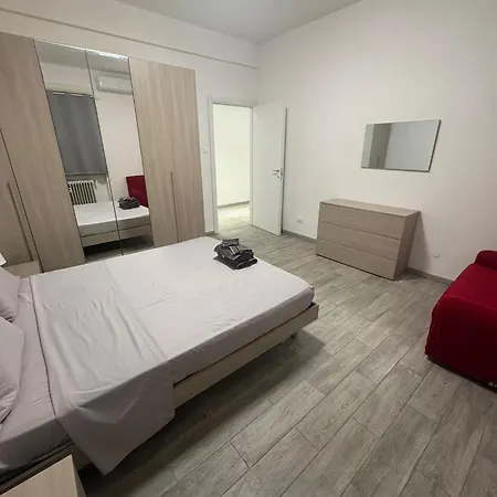 Apartament Intero Ampi Spazi Comodo Wtc Scassi Fiumara